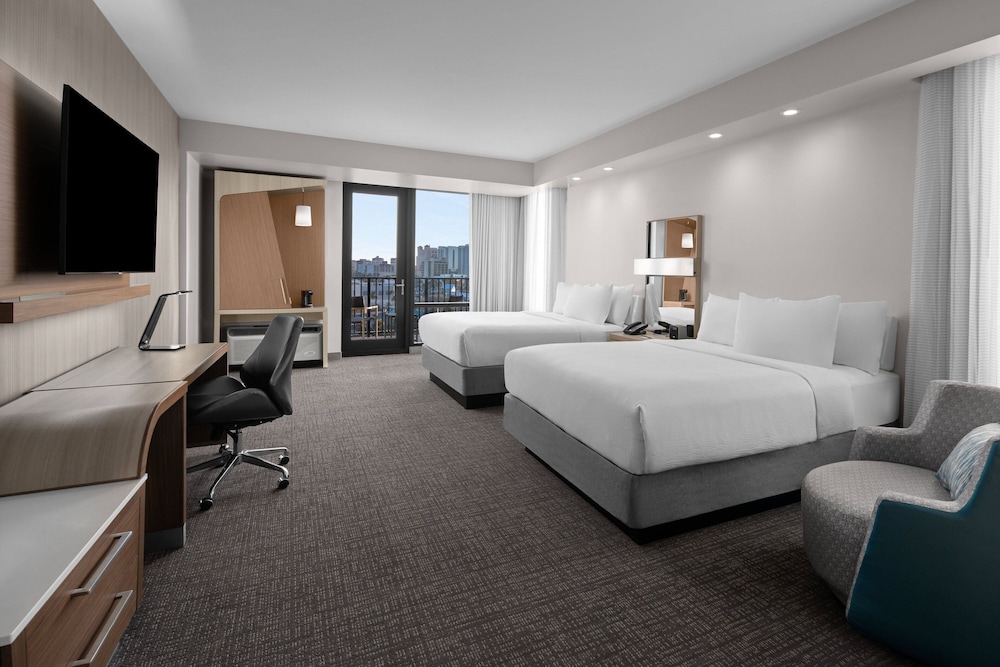 Courtyard by Marriott Clearwater Beach - photo 17