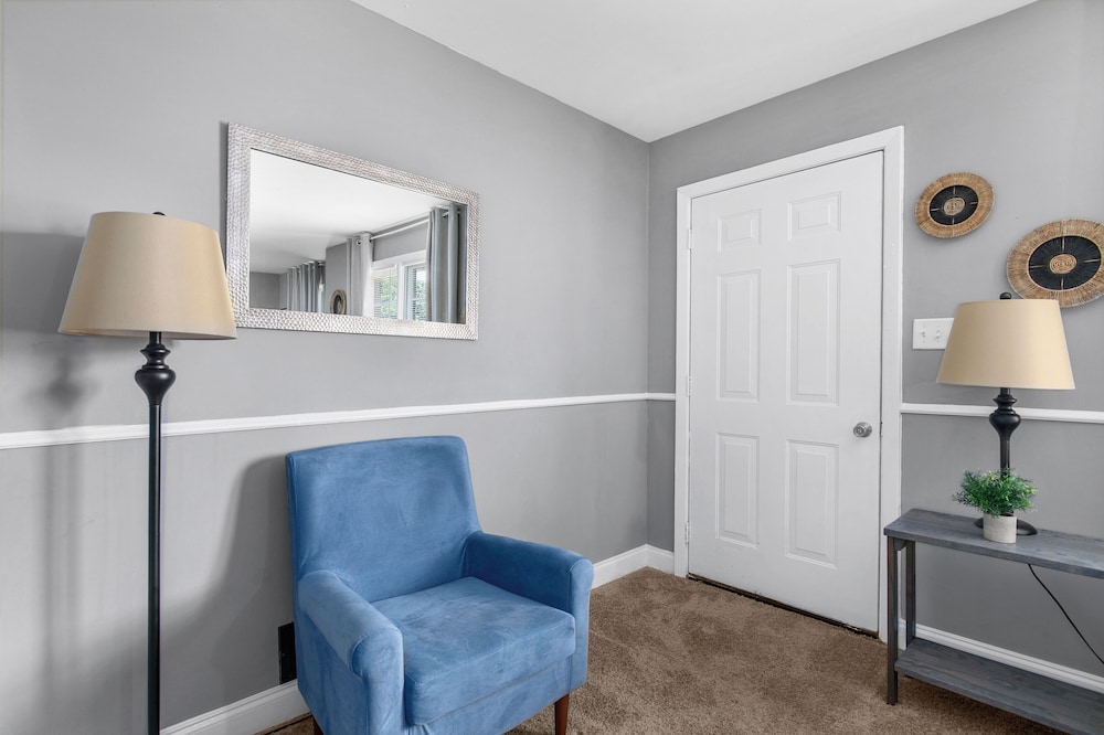 Beds on Broadmoor Two Units in Birmingham, United States