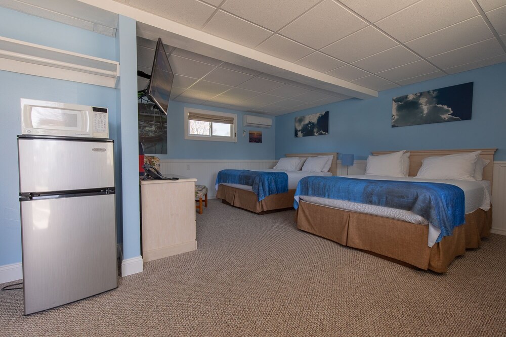 Footbridge Beach Motel - photo 27