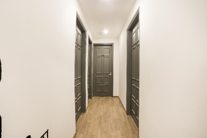 OYO Townhouse 294 Near Artemis hospital — 4-Star Luxury Hotel in Gurgaon, India