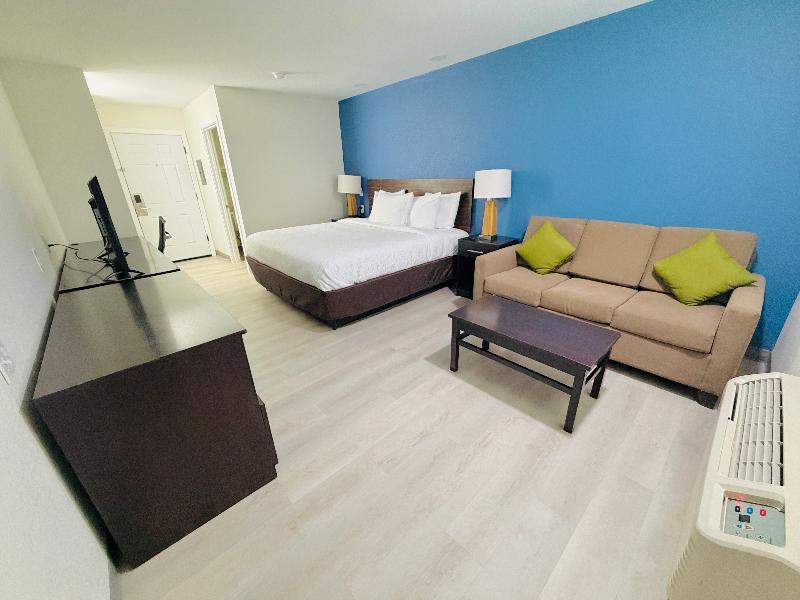 Hallmark Inn and Suites - photo 13