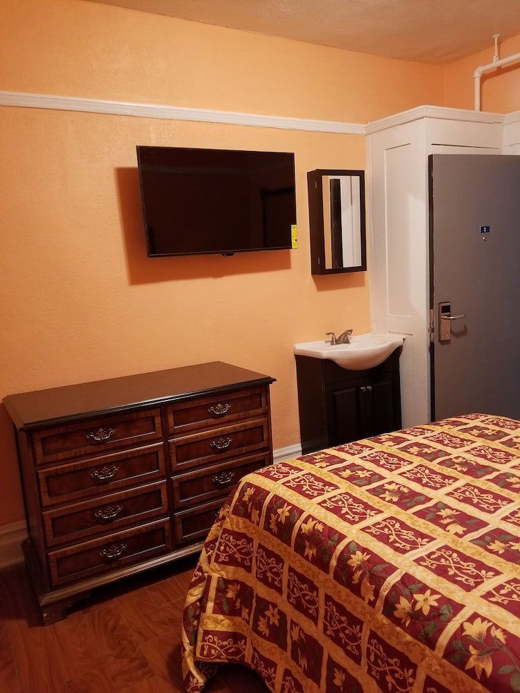 Page Hotel - photo 16