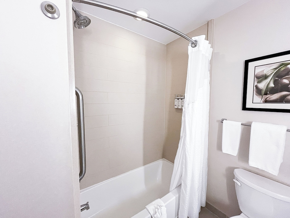 Holiday Inn Express & Suites Morton Peoria Area by IHG - photo 31