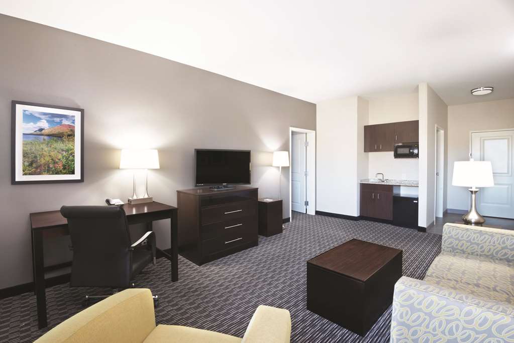 La Quinta Inn & Suites by Wyndham Billings - photo 22