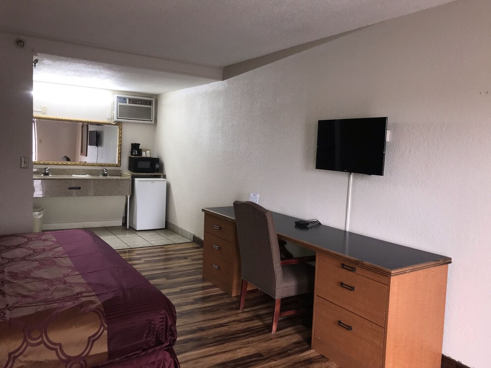 Bear Mount Inn & Suites - photo 19
