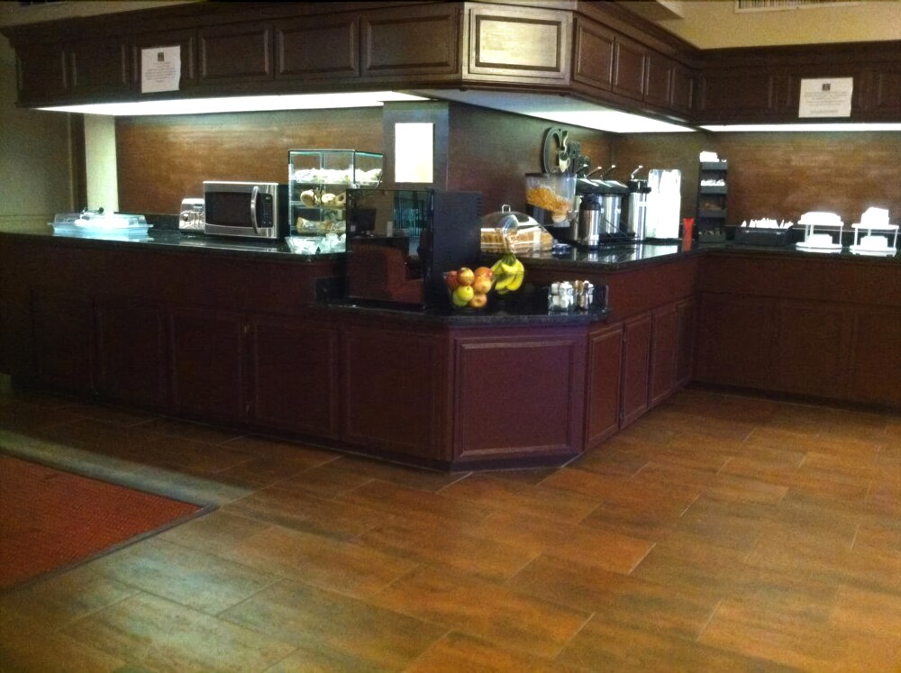 Westgate Inn and Suites - photo 15