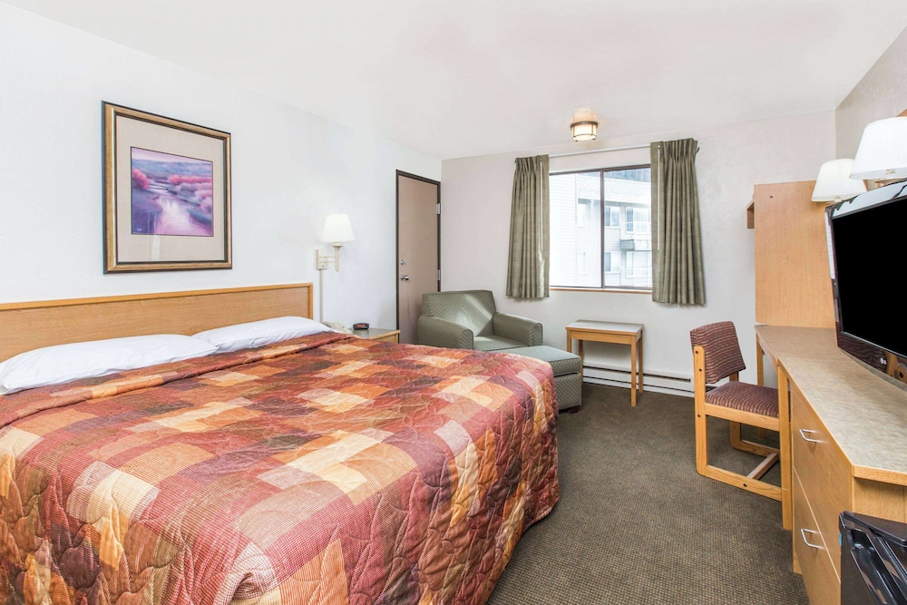 Super 8 by Wyndham Ketchikan - photo 24