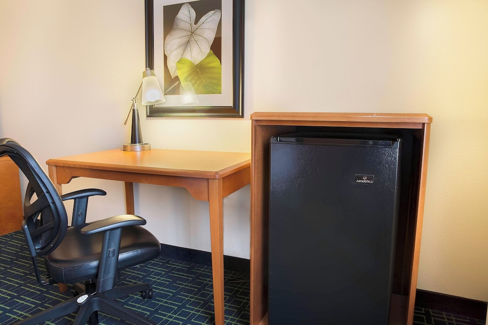 Fairfield Inn & Suites Fargo - photo 8