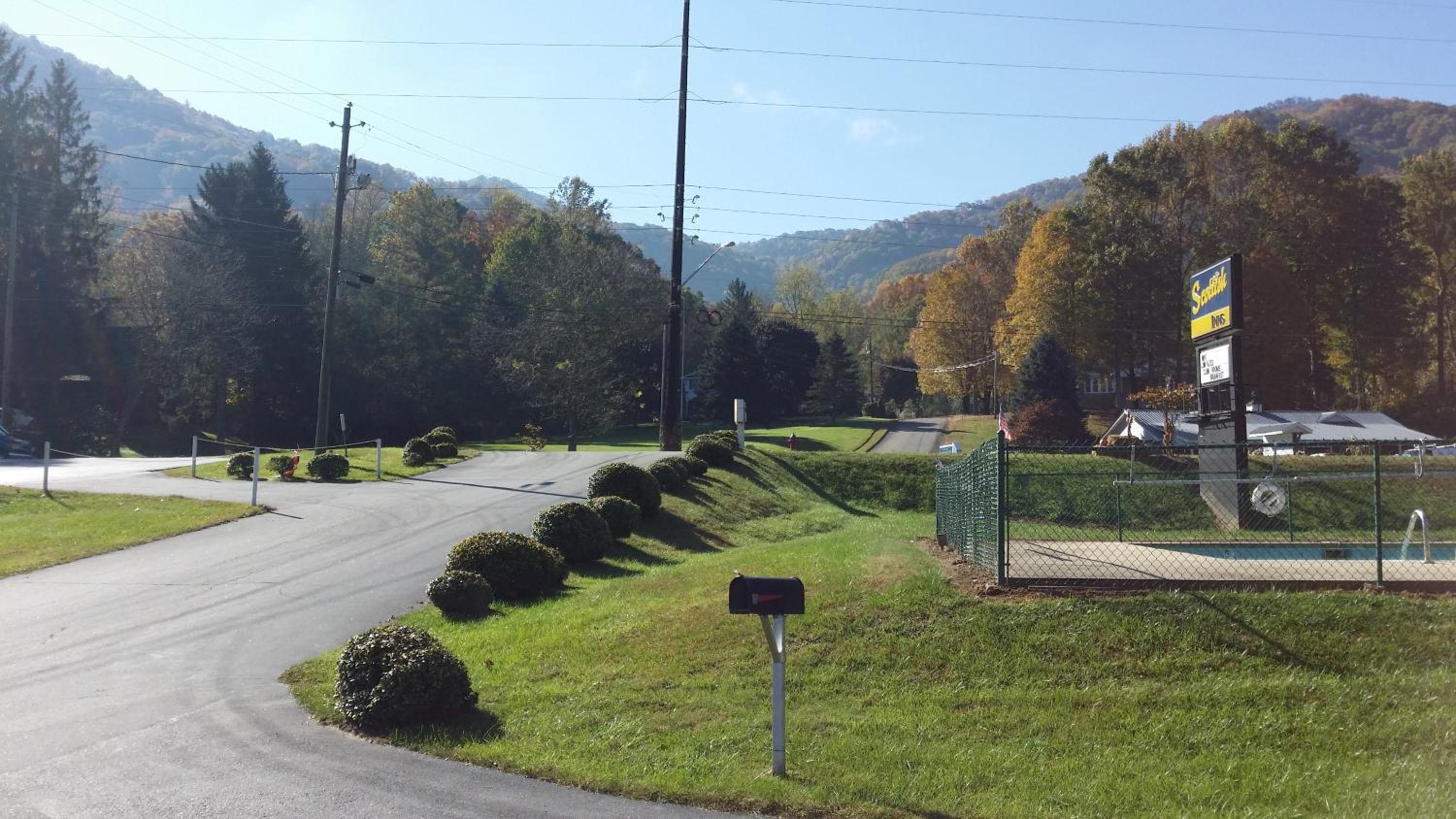 Scottish Inn Maggie Valley - photo 17
