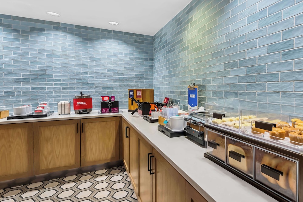 Hampton Inn Morgan Hill - photo 45