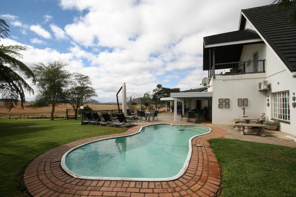 Dusk to Dawn Guesthouse — 4-Star Luxury Hotel in Piet Retief, South Africa