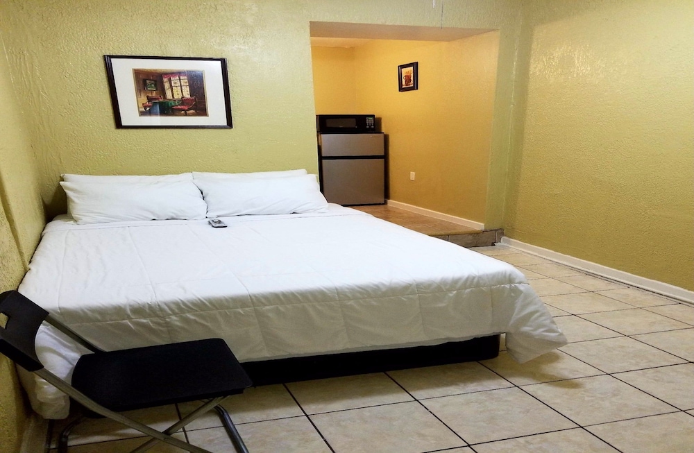 Monterey Inn Hotel - photo 34