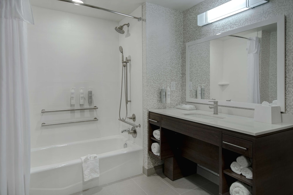 Home2 Suites by Hilton Grand Rapids Airport - photo 26