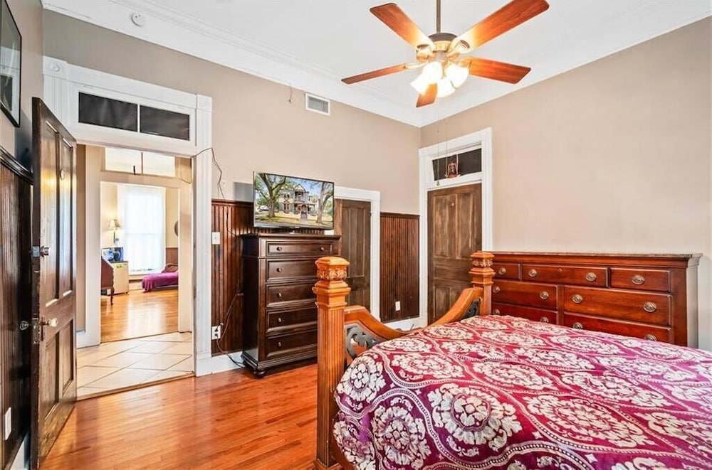 The Mardi Gras House - photo 25