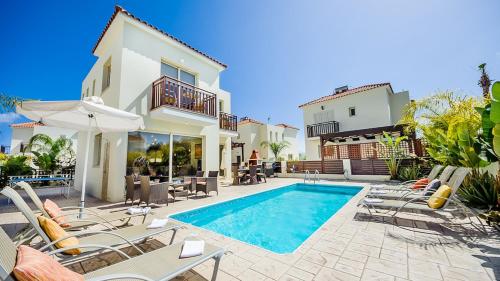 Kapparis Holiday Villa 018 — 4-Star Luxury Hotel in Protaras, Cyprus
