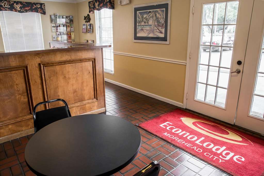 Econo Lodge Crystal Coast - photo 4