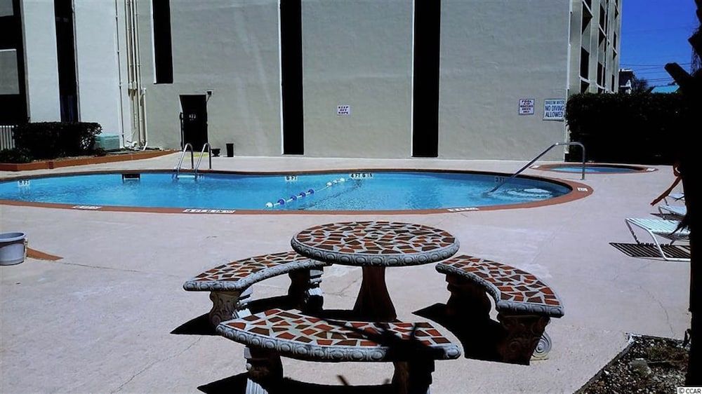 Holiday Towers 206 3 Br condo by RedAwning - featured photo