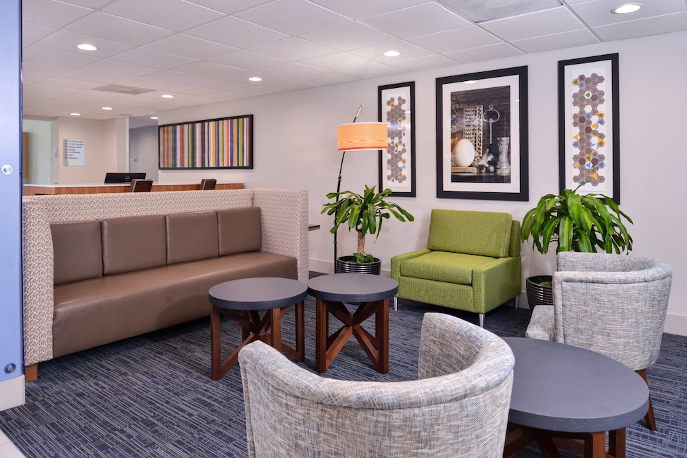 Holiday Inn Express Hotel & Suites Elgin by IHG - photo 50