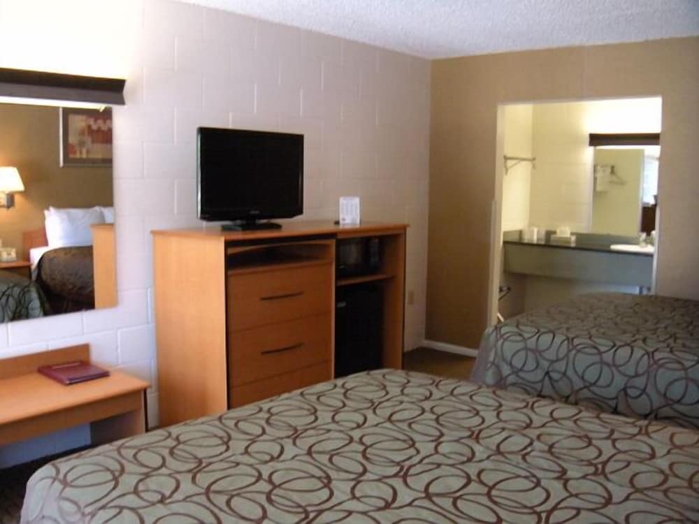 Motel West - photo 21