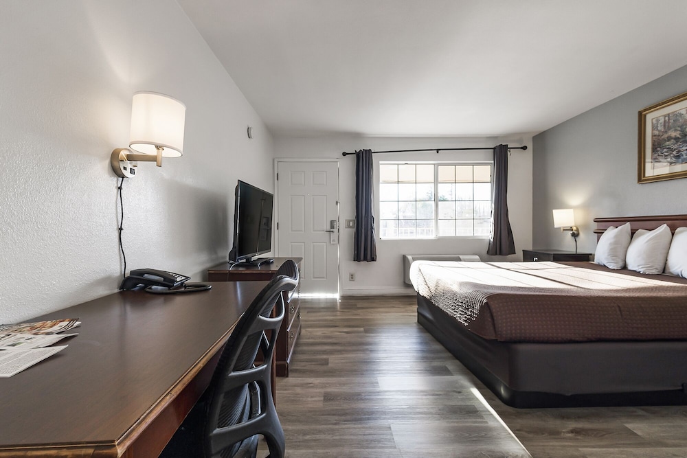 Grace Light Inn - photo 15