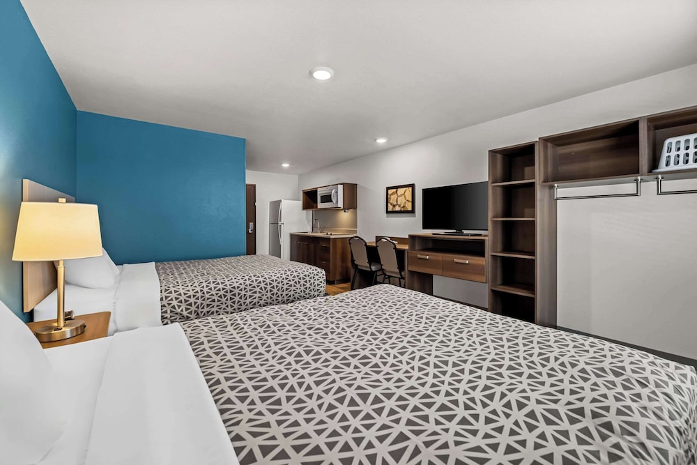 WoodSpring Suites Loves Park Rockford - photo 14