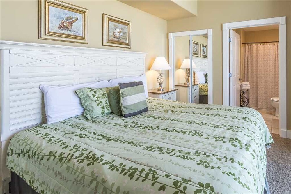 Island Tower 1001 3 Br condo by RedAwning - photo 6