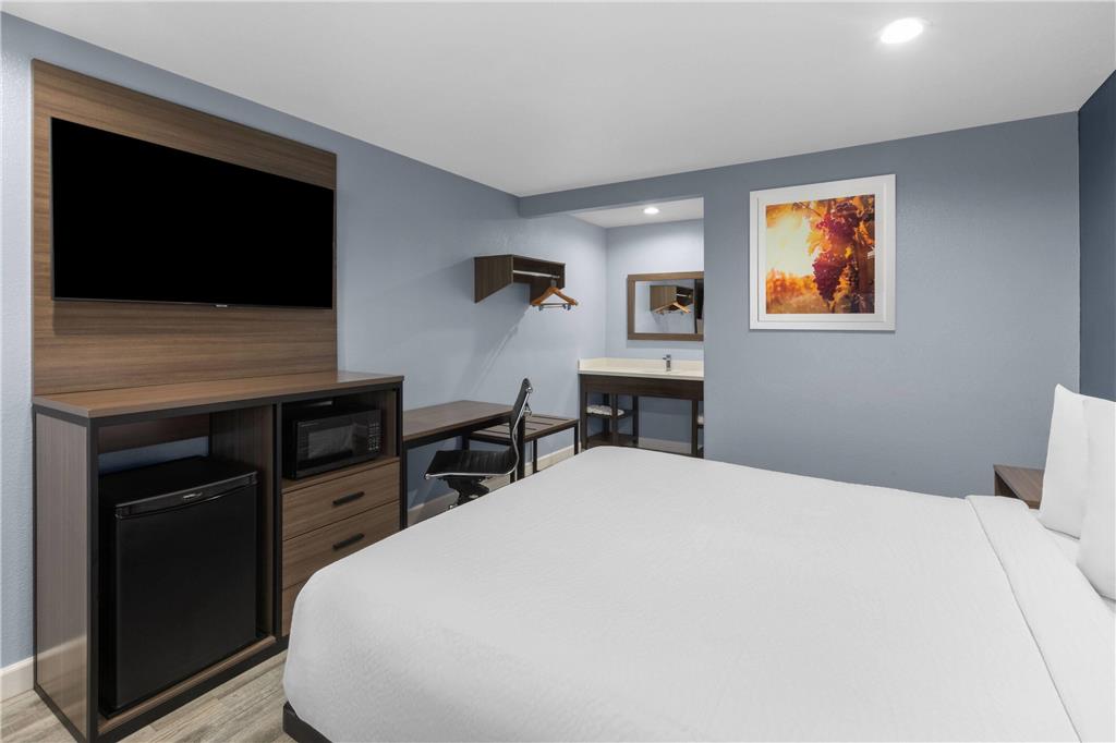Days Inn by Wyndham Arroyo Grande Pismo Beach - photo 13