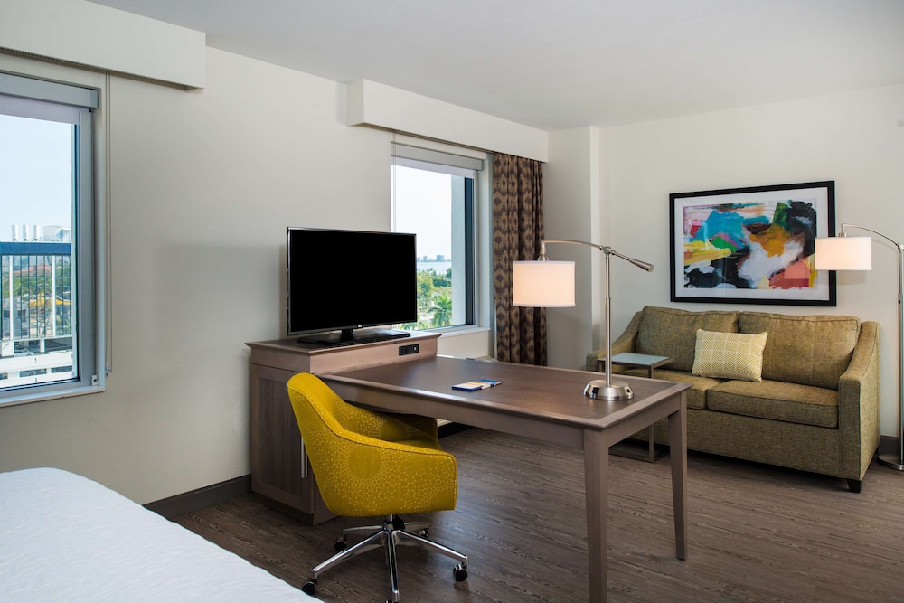 Hampton Inn & Suites Miami Wynwood Design District - photo 25