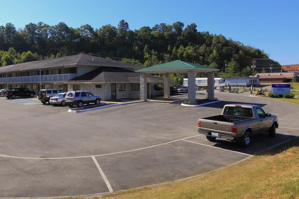 Americas Best Value Inn Hazard - photo 4