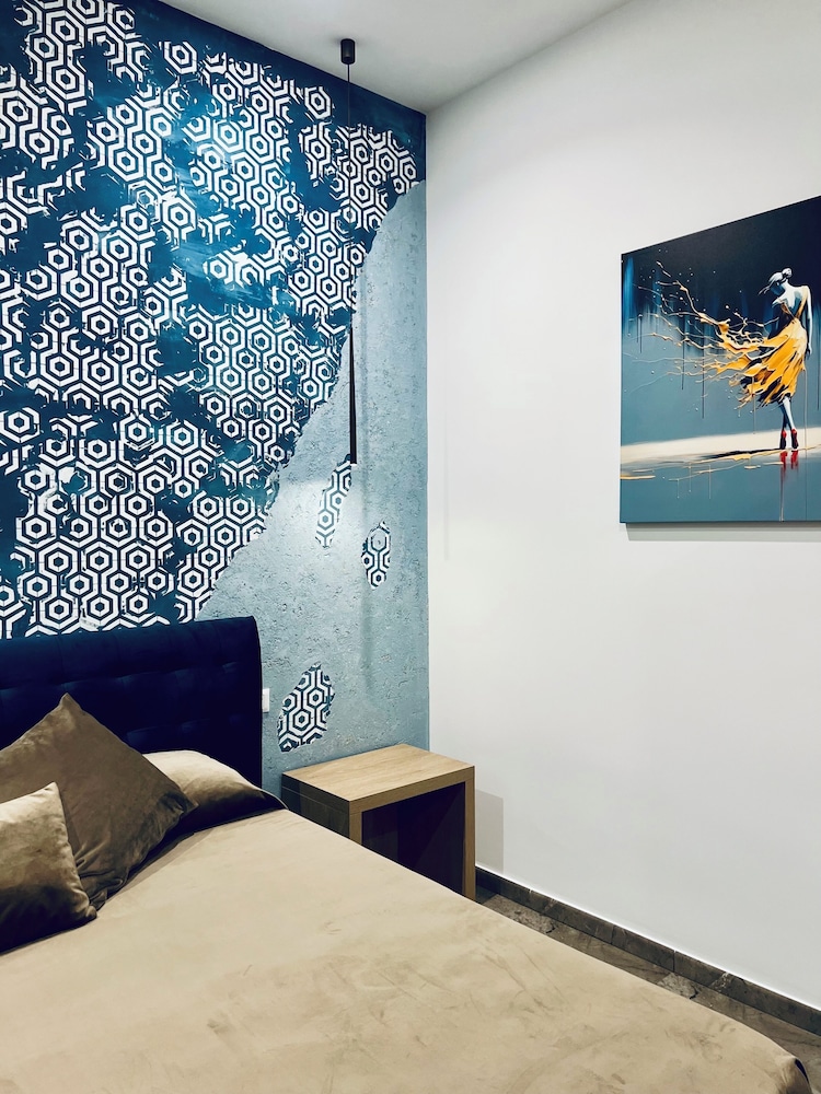 Fervore Luxury Rooms Apartments — 4-Star Luxury Hotel in Palermo, Italy