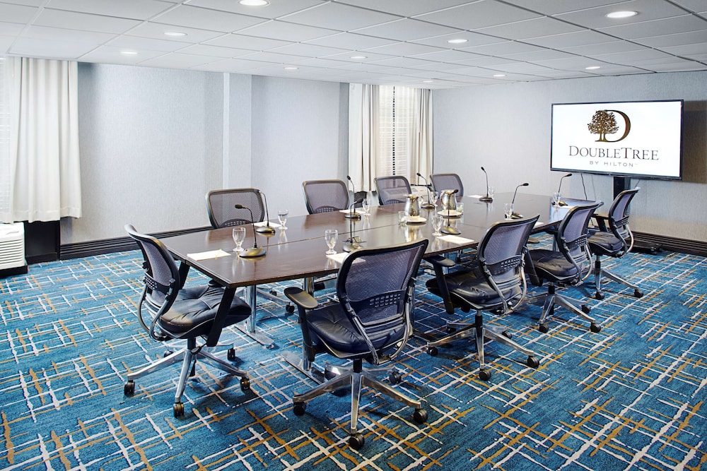 DoubleTree Hotel Baltimore BWI Airport - photo 29