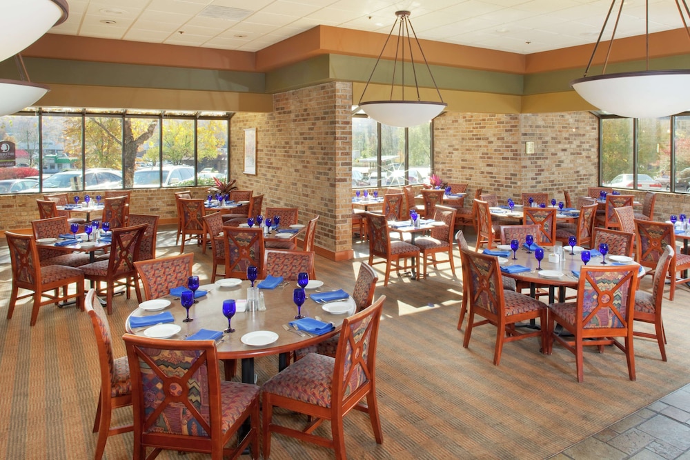 DoubleTree by Hilton Hotel Oak Ridge Knoxville - photo 24