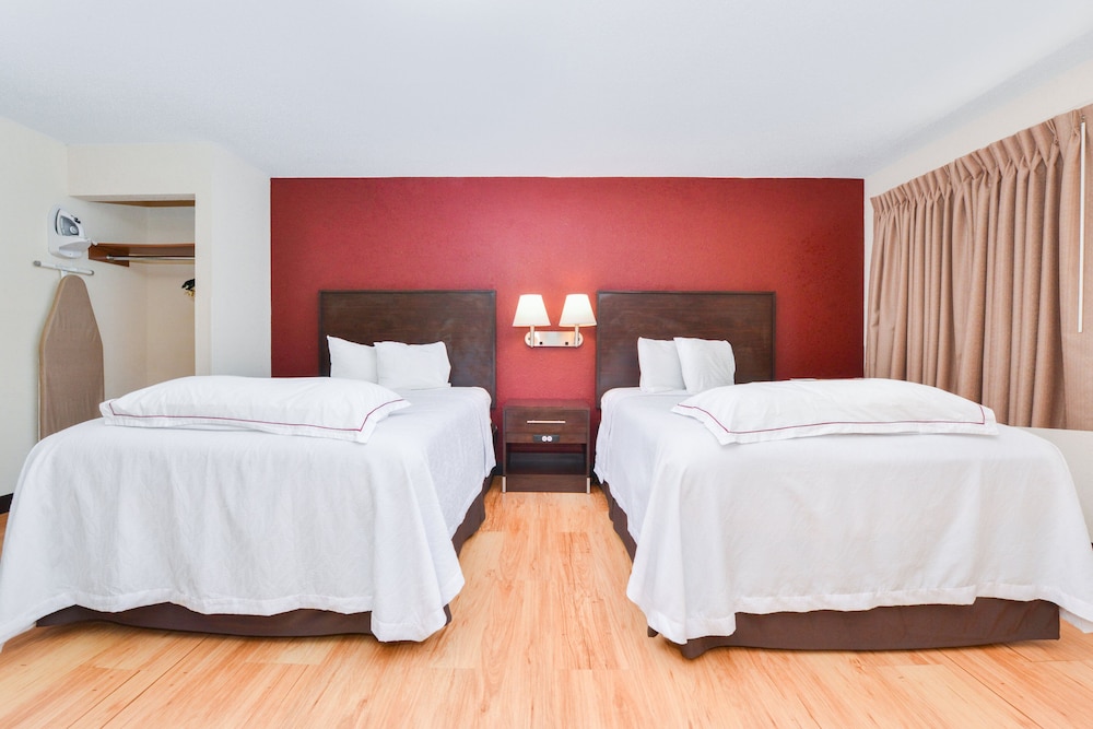 Red Roof Inn PLUS & Suites Guilford - photo 10
