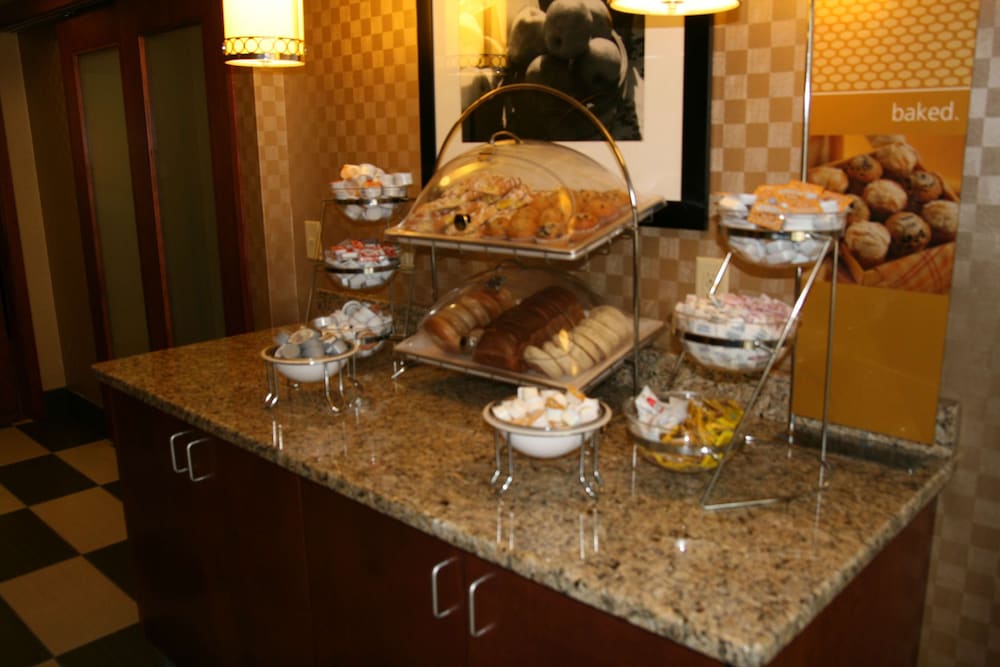 Hampton Inn Hillsville - photo 53