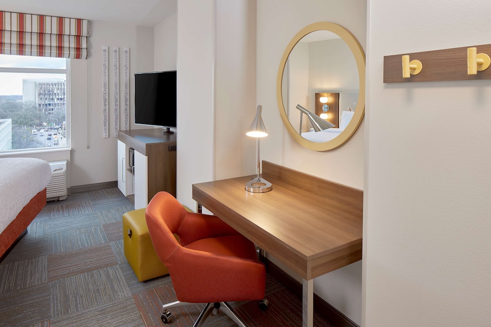 Hampton Inn & Suites Atlanta Midtown - photo 10
