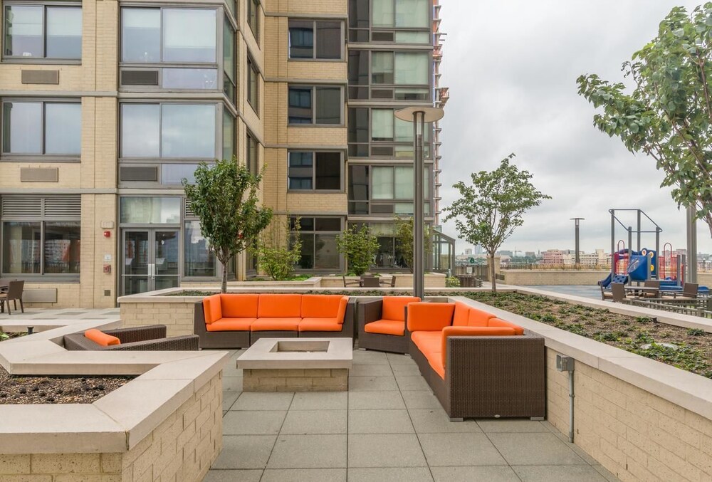M Suites at Newport - photo 11