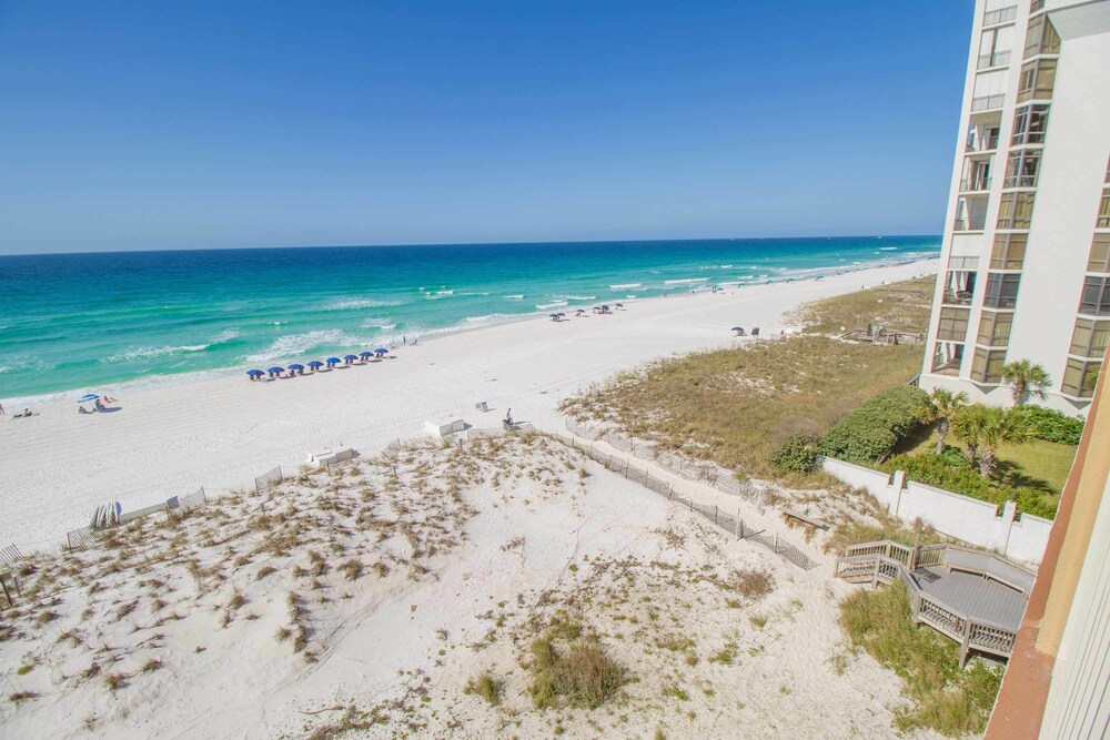 Pelican Beach Resort & Conference Center - photo 64