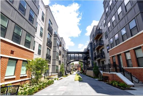 Stylish apartments near shops and entertainment — 4-Star Luxury Hotel in Cincinnati, United States