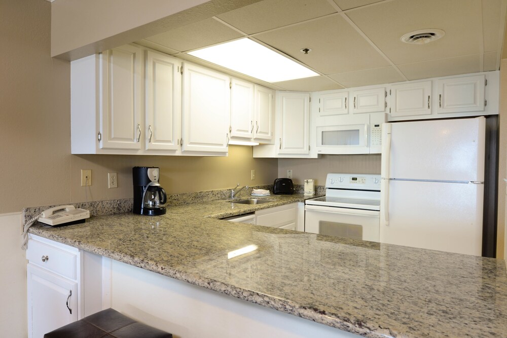 Marigot Beach Suites Oceanfront - photo 8