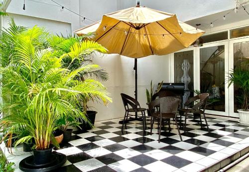 Flow In House — 4-Star Luxury Hotel in Bangkok, Thailand