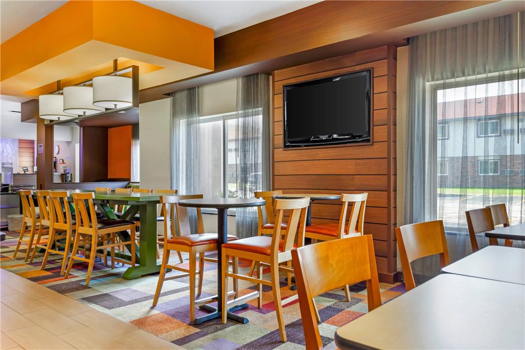 Comfort Inn & Suites Green Bay Stadium Area - photo 28