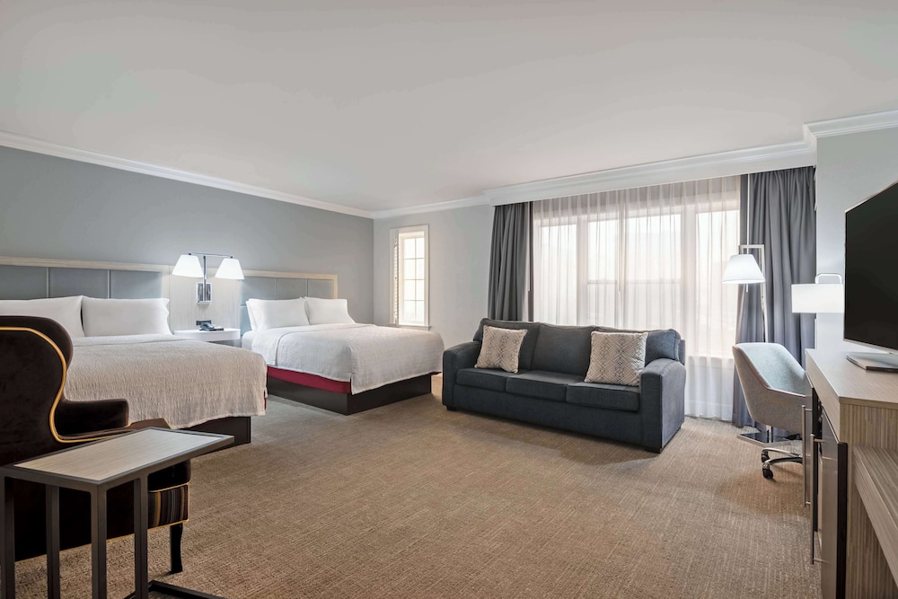Hampton Inn & Suites Stamford - photo 24