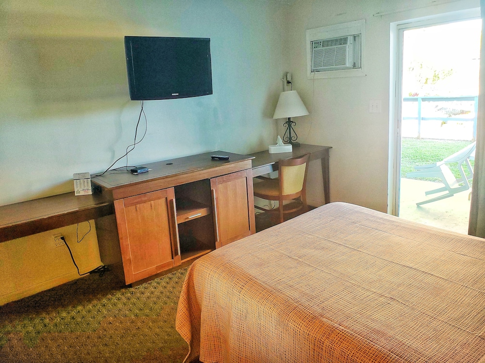 The Port Hotel & Marina - photo 7