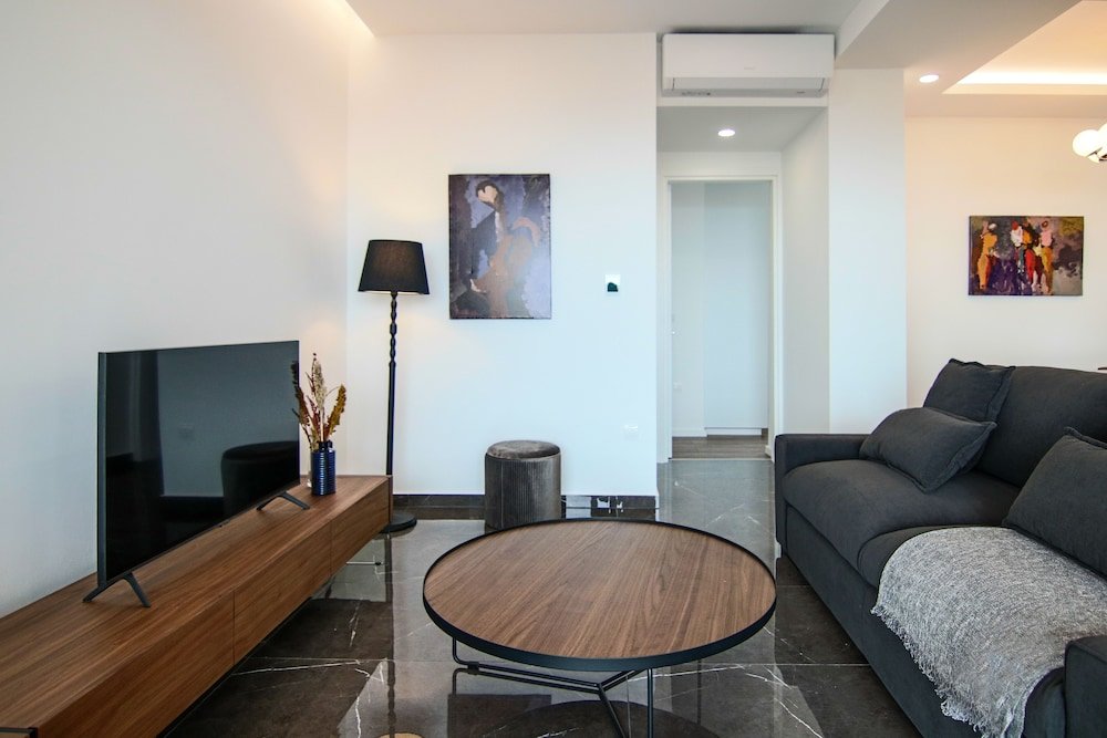 Phaedrus Living: Sea View Anna Residence 301