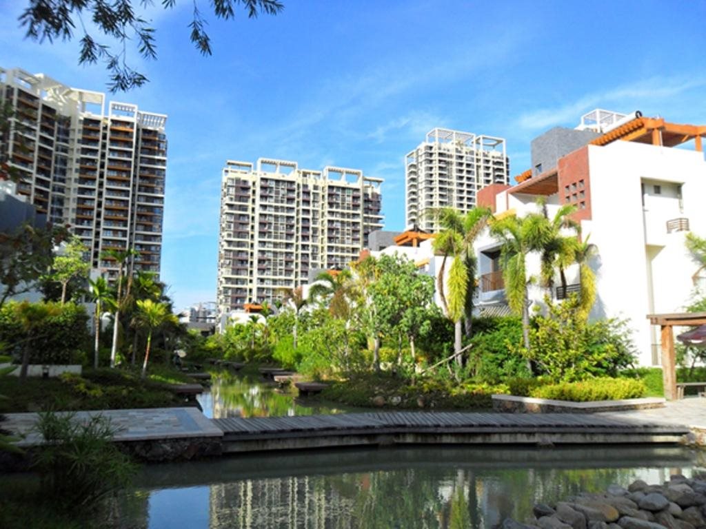 Weike Resort of Phoenix Waterside Town Sanya — 4-Star Luxury Hotel in Sanya, People's Republic of China