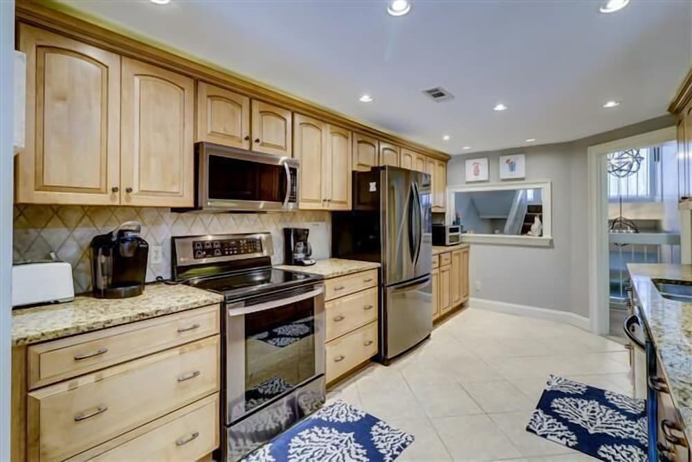 1099 Harbour South Club at The Sea Pines Resort - photo 14