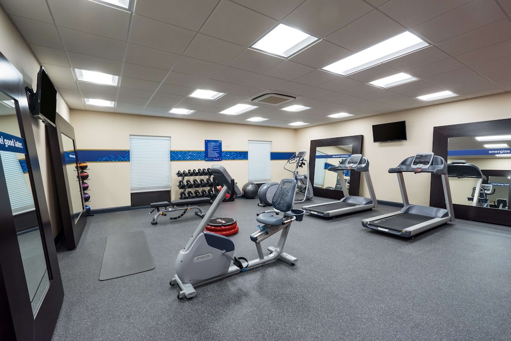 Hampton Inn Newport - photo 26