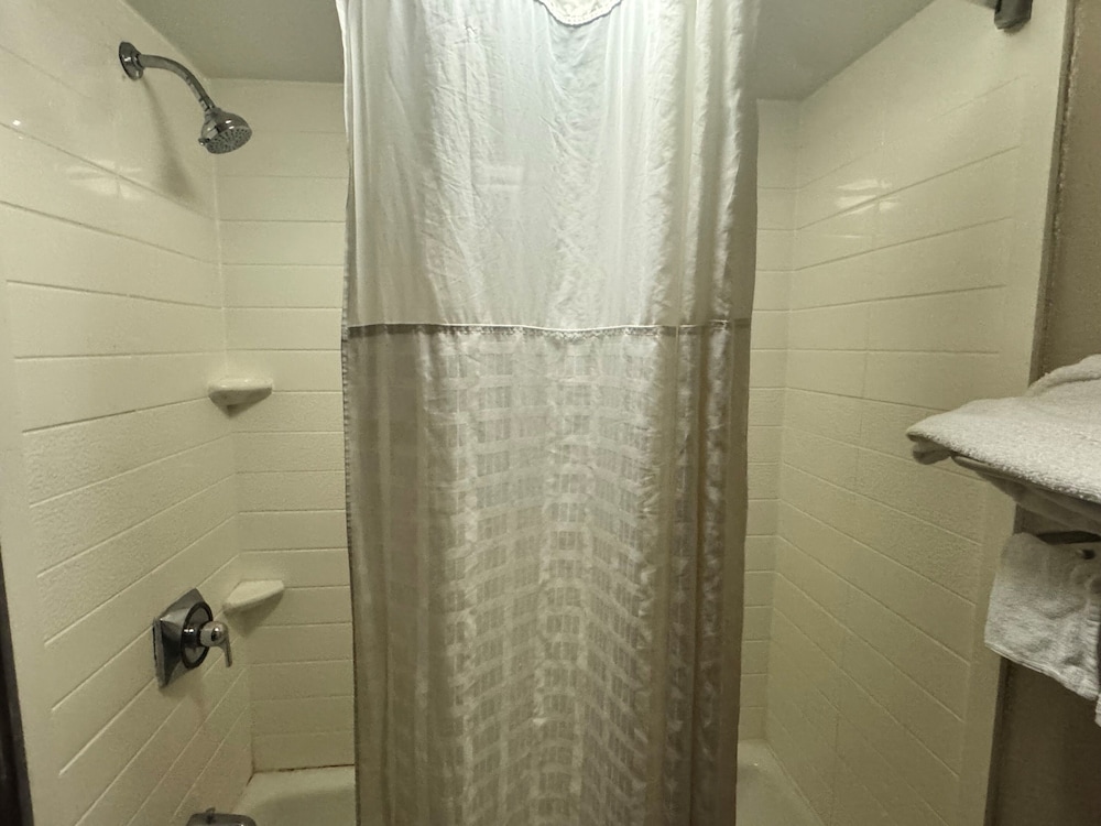 AmericInn by Wyndham Memphis East - photo 20