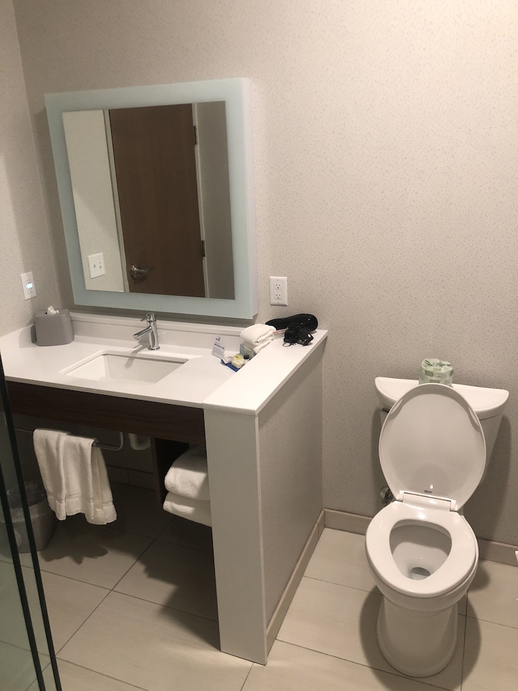 Holiday Inn Express & Suites Madison West Middleton - photo 25