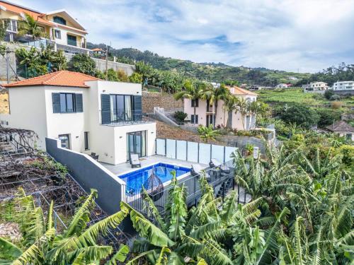 Blue Ocean Villa — 4-Star Luxury Hotel in Ponta Do Sol, Portugal